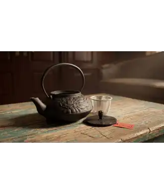 Cast iron teapot Ajiro Tsubaki —  Decoration Luxury | Maison Imperiale