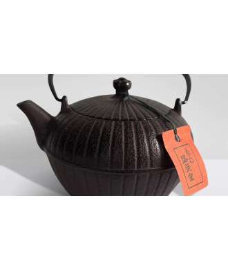 Oitomi Violet Cast Iron Teapot 2 —  Decoration Luxury | Maison Imperiale